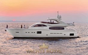 Ferretti Altura 840